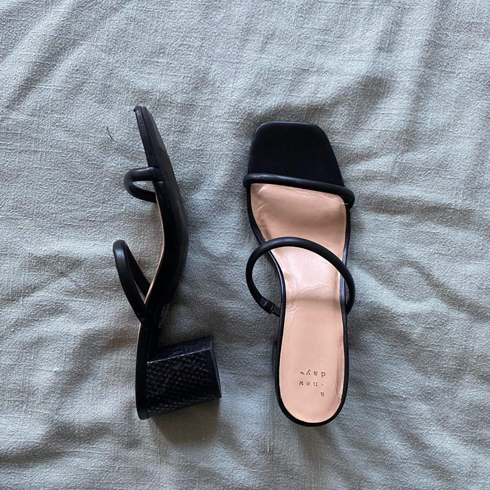 Black sandal